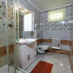 Magyar Apartmanhaz Iv. *