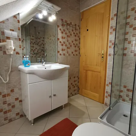 Magyar Apartmanhaz Iv. ザラカロシュ