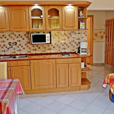 Magyar Apartmanhaz Iv. Lägenhet