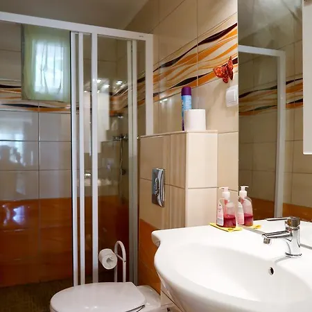 Magyar Apartmanhaz Iv. זלקרוס