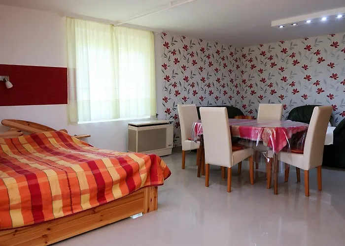 Magyar Apartmanhaz Iv.